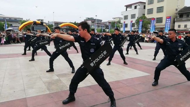 最新在逃罪犯，社会的警钟与追踪挑战